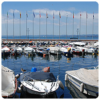 Der Yachthafen von Garda am Gardasee Garda, Hafen, Gardasee