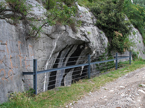 Die Gigantenschüsseln am Nordufer des Gardasees, Italien