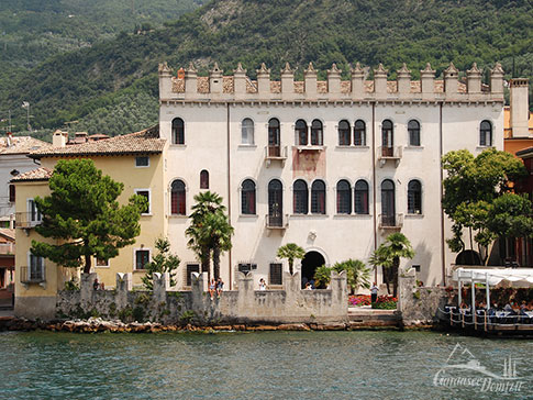 Der Palazzo del Capitano im Zentrum von Malcesine am Gardasee, Italien