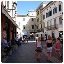 In der Altstadt von Peschiera del Garda Peschiera del Garda, Gardasee