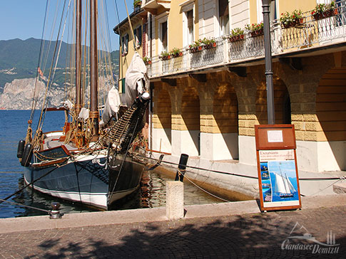 Der restaurierte Frachtensegler Siora Veronica - Segelkreuzfahrt auf dem Gardasee, Italien