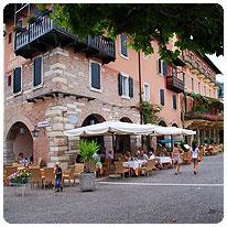 Die wunderschöne Altstadt von Torri del Benaco Torri del Benaco, Altstadt, Gardasee