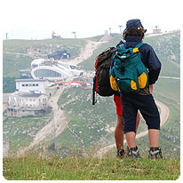 Blick auf die Bergstation am Monte Baldo Seilbahn, Bergstation, Monte Baldo