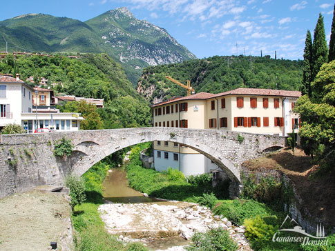 Brücke über den Toscolano-Fluss, Toscolano-Maderno, Gardasee, Italien