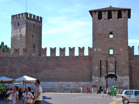 Das Castell Vecchio im Zentrum von Verona, Italien