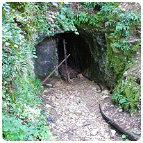 Eingang zur Grotta Tanella Eingang, Hoehle, Tanella