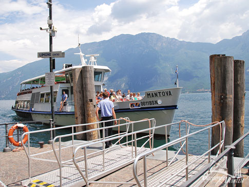 Mit der Fähre der Navigarda den Gardasee entdecken, Italien