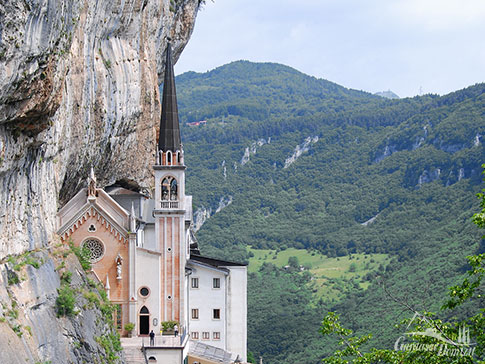 Madonna della Corona - eine der schoensten Kirchen am Gardasee, Italien