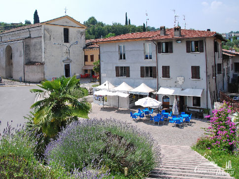 Die Chiesa Parrocchiale di San Michele in Puegnago sul Garda am Gardasee, Italien