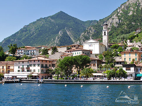 Die Kirche San Benedetto in Limone sul Garda, Gardasee, Italien