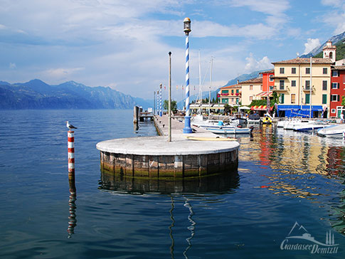 Brenzone ist einer der vielen kleinen Orte am Ufer des Gardasees, Lago di Garda, Italien