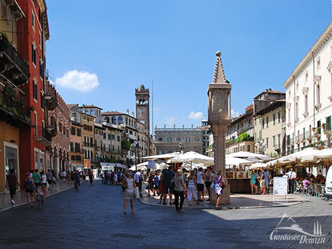 Piazza Erbe, Verona, Italien