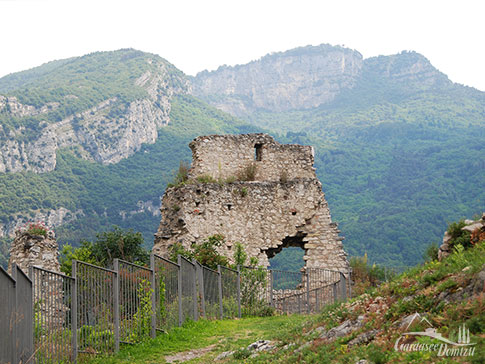 Reste des Castel Penede bei Nago am Gardasee