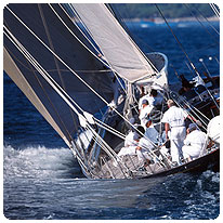 Harte Regatta-Rennen auf dem Gardasee Segelyacht, Regatta, Gardasee