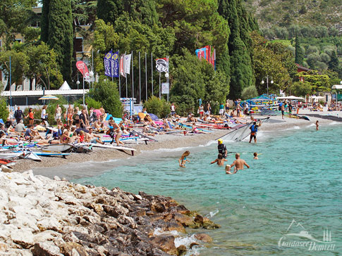 Strand, Nordufer Gardasee, Italien