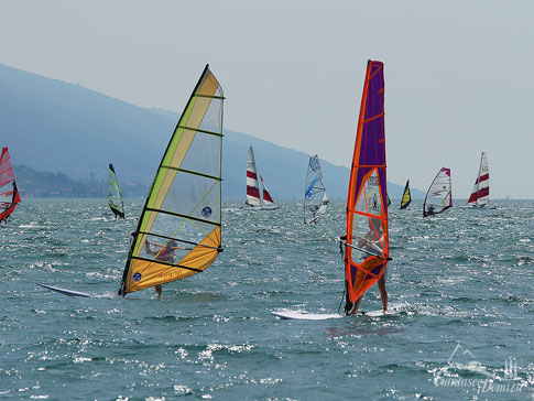 Torbole, Surfer, Gardasee, Italien