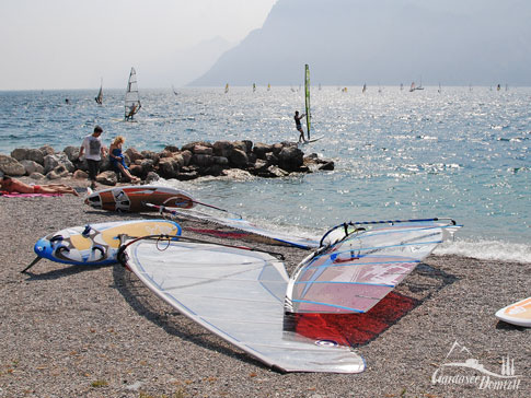 Surfer am Gardasee, Italien