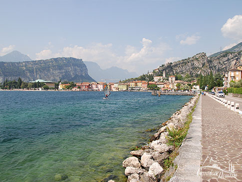 Torbole sul Garda am Nordufer des Gardasees, Italien