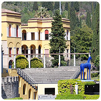 Blick auf die Villa und das Freilufttheater des Vittoriale degli Italiani Villa, Freilichttheater, Vittoriale degli Italiani